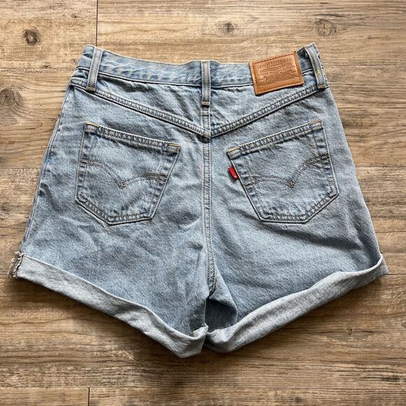 Levi's 80s Mom Shorts 26 Light Wash High Waisted Rolled Hem - Picture 1 of 10